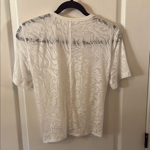 Lululemon Crescent Tee *Veil - Picture 4 of 4